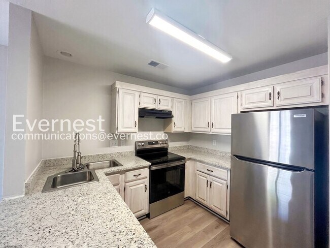 Foto del edificio - 1664 Joy Blvd