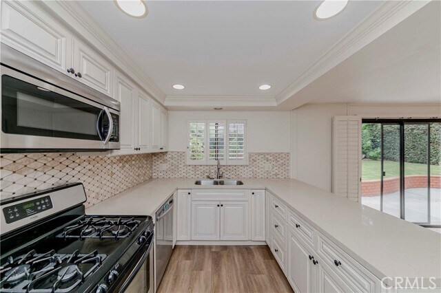 Foto del edificio - 1113 Steinhart Ave