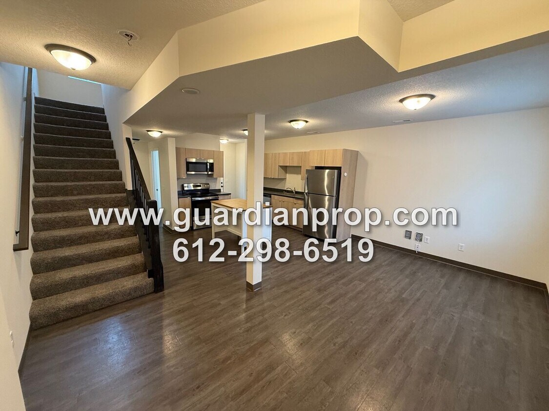 Foto principal - 2024 Built Townhouse Available Now, Open F...