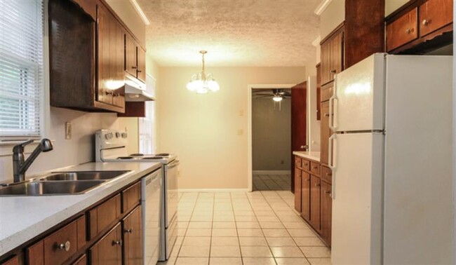 Building Photo - Lawrenceville, GA Move In Ready