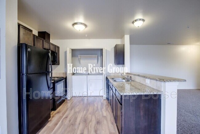Building Photo - 11058 W Brassy Cove Loop