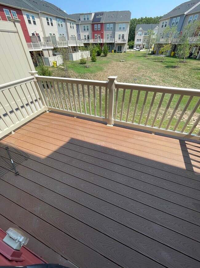 Foto del edificio - 550 White Oak Dr