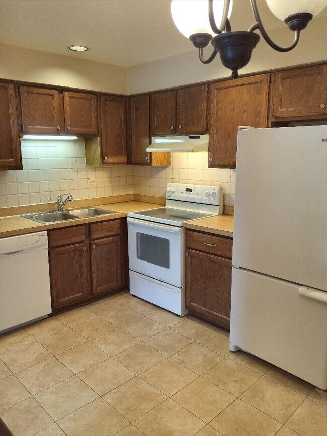 Building Photo - 1207 Whispering Hills Ct
