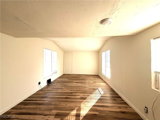 Foto del edificio - 8115 Tolles Dr