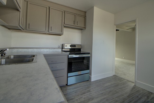 Building Photo - 4360 W 5700 S