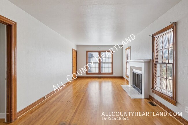 Building Photo - 2433 Cashion Pl