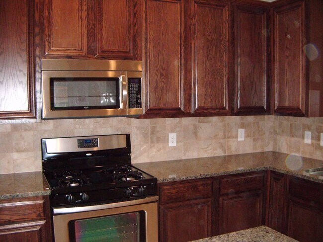 Building Photo - 2420 Gold Rush Dr