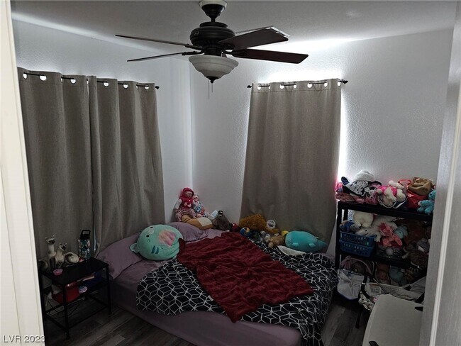 Foto del edificio - 5064 Whistling Acres Ave