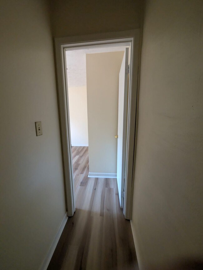 Foto del edificio - 9102 Woodpark Ln