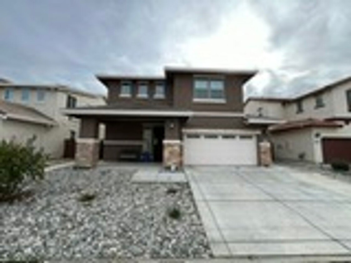 Primary Photo - 4 Bedroom in Somerset Ranch Community!