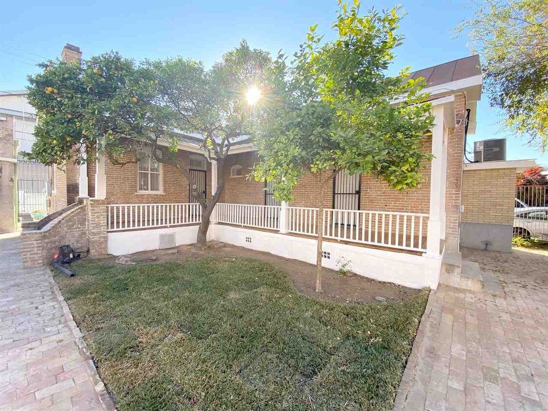 Primary Photo - 306 San Bernardo Ave
