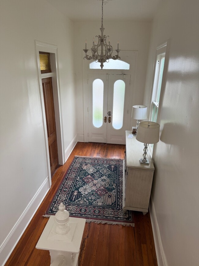 Entrada - 4223 Prytania St