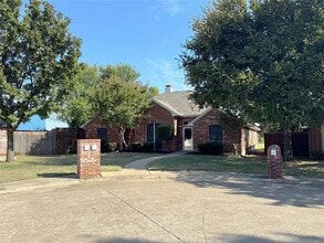Building Photo - 1509 River Hill Dr