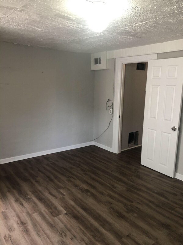 Building Photo - 228 Madison Heights