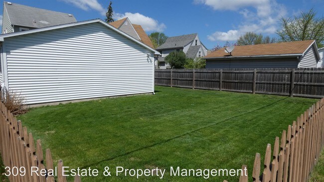 Foto del edificio - 3316 N Sheridan Rd