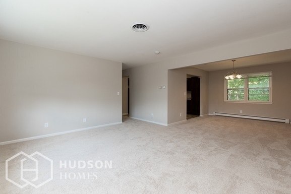 Foto del edificio - NOW AVAILABLE!  - 85 ROCK RD Unit 2, Hawth...