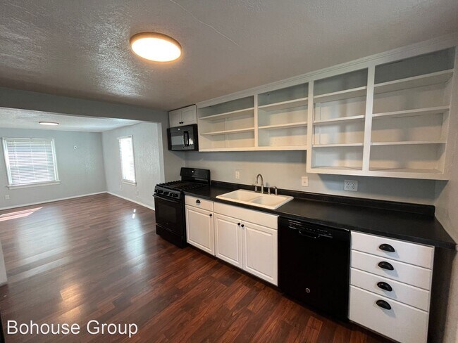 Building Photo - 2 br, 1 bath House - 7503 Bradbury Ave