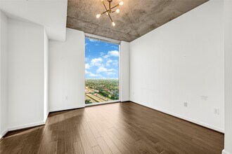 Building Photo - 5925 Almeda Rd