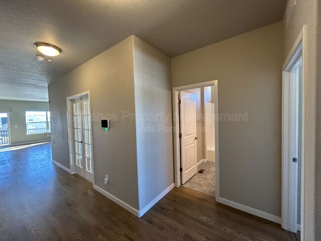 Foto del edificio - 8223 Wheatland Dr