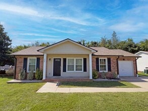 Building Photo - 260 Windmeade Cir