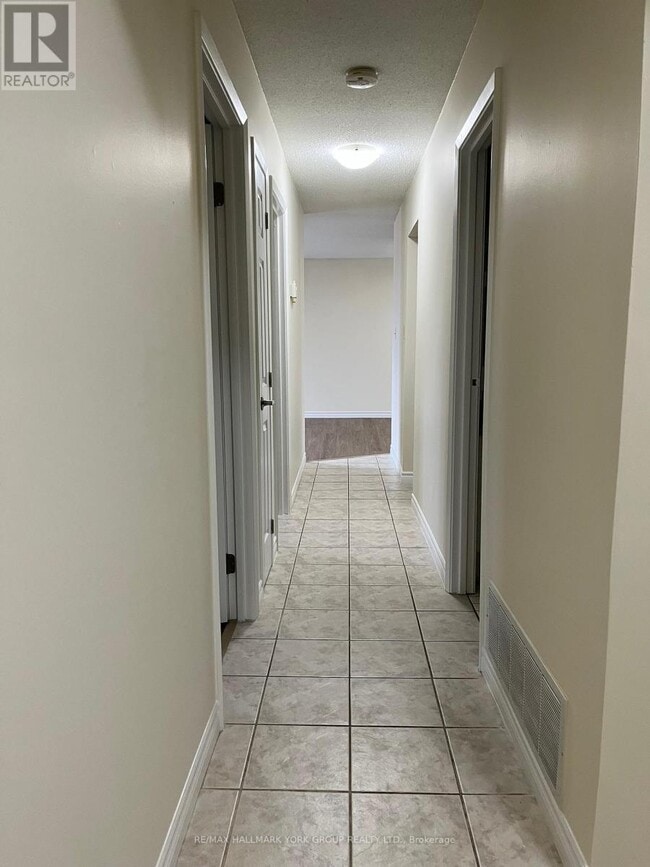 Building Photo - 131 Edgehill Dr