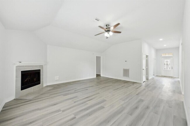 Building Photo - 2707 Shawna Lyn Dr