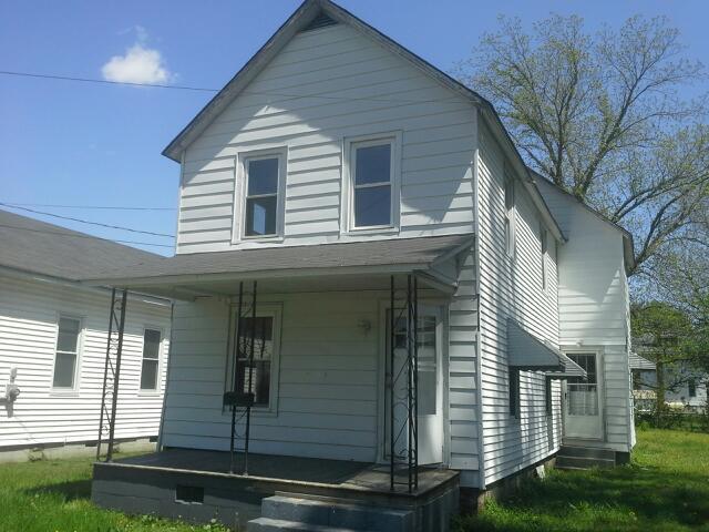 Foto principal - Three bedroom, 1.5 bathroom, $1000.00 per ...
