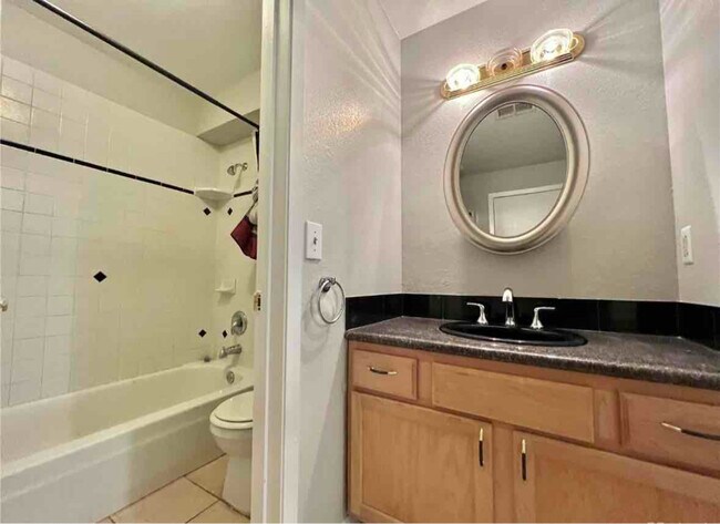 Foto del edificio - 8635 Clay St
