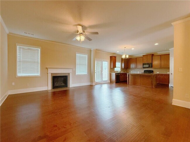 Building Photo - 3560 Golden Gate Ln