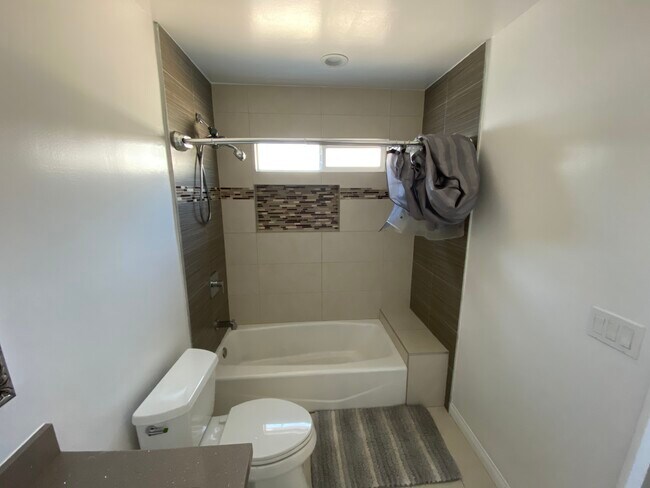 Foto del edificio - 22850 Erwin St