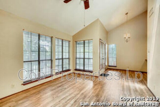 Building Photo - 8633 Datapoint Dr