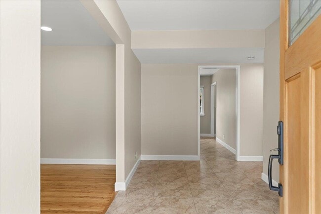 Building Photo - 1747 Harte Dr