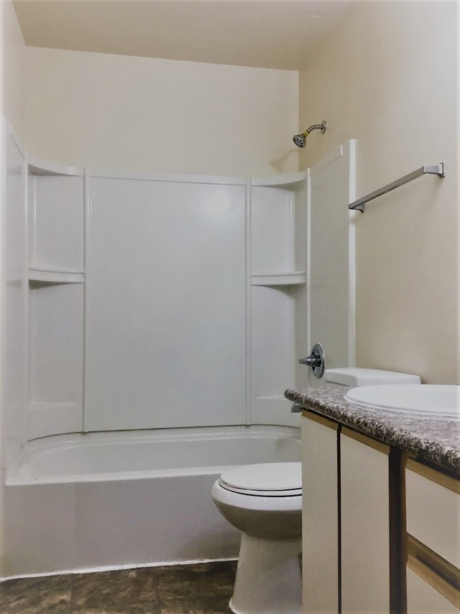 2 BEDROOM: BATHROOM - Evergreen Meadows