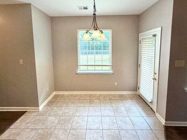 Building Photo - Now Leasing a 4-bedroom 2 bath home in Olive Branch, MS