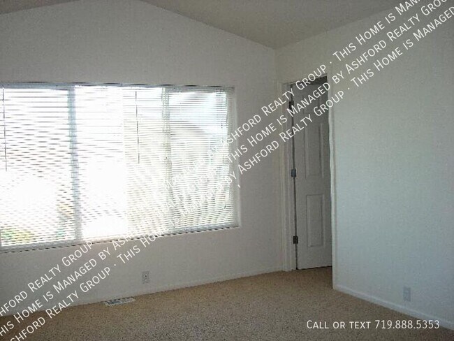 Foto del edificio - 6566 Trenton St