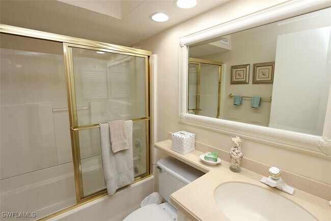 Foto del edificio - 26000 Hickory Blvd
