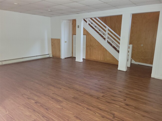 Building Photo - 10 Henning Dr