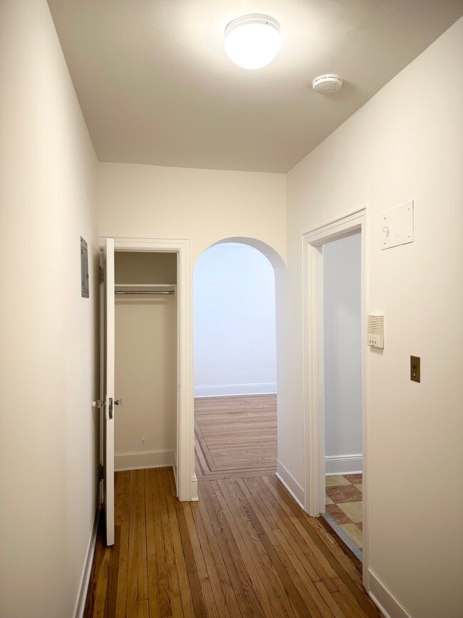 Building Photo - 2545 32nd St