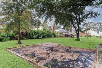 Building Photo - 4449 Shady Lake Dr