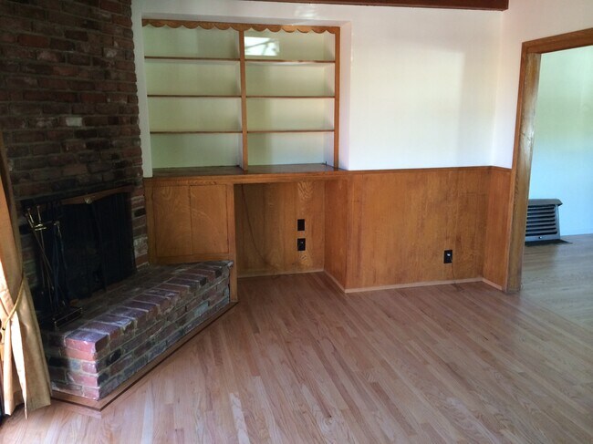 SALA DE ESTAR - 4327 Finley Ave