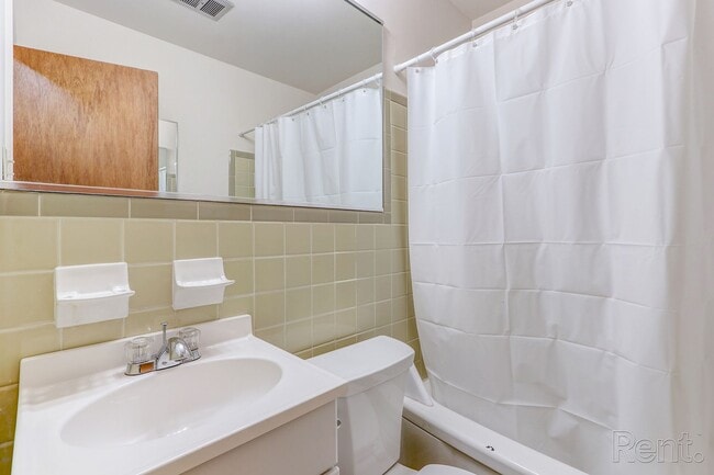 Interior Photo - White Oak Apartments