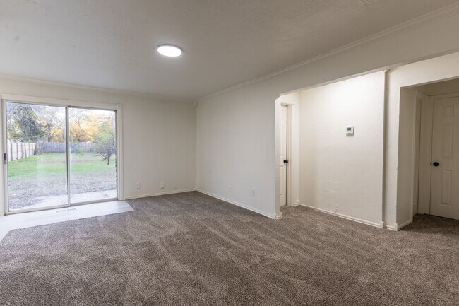 Foto del edificio - Section 8 Approved 2 bedroom Available for...