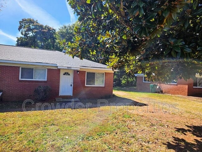 Building Photo - 2301 Rebecca Ave