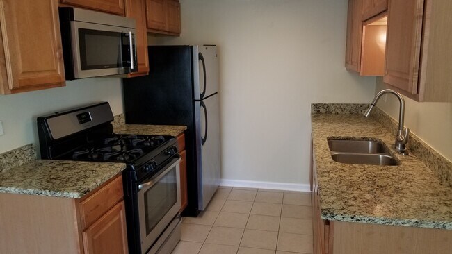 Building Photo - 1352 Whispering Springs Cir