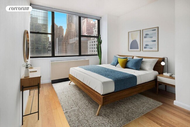 Foto del edificio - 301 E 45th St