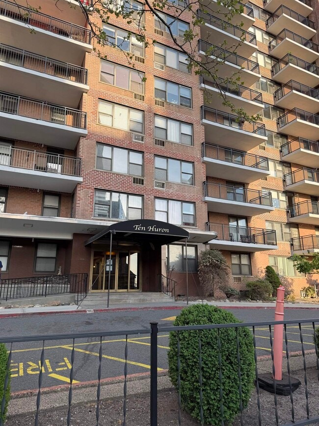 Building Photo - 10 Huron Ave