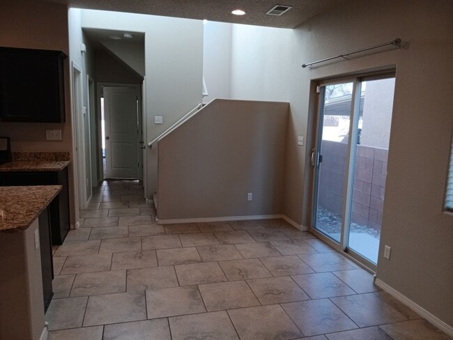 Building Photo - Stunning Home! Showings available Today!