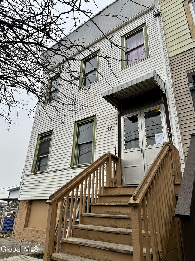 Building Photo - 71 Watervliet Ave