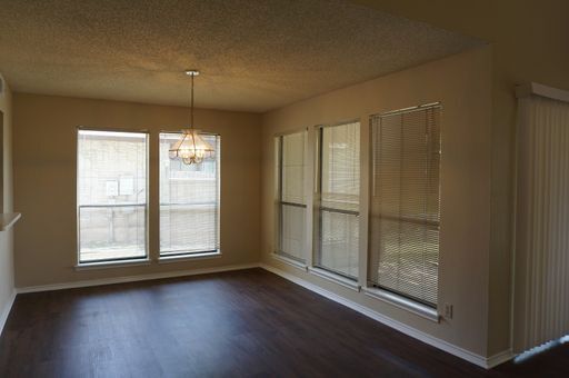 Foto del edificio - North Central SA - Thousand Oaks / 281 / 1604
