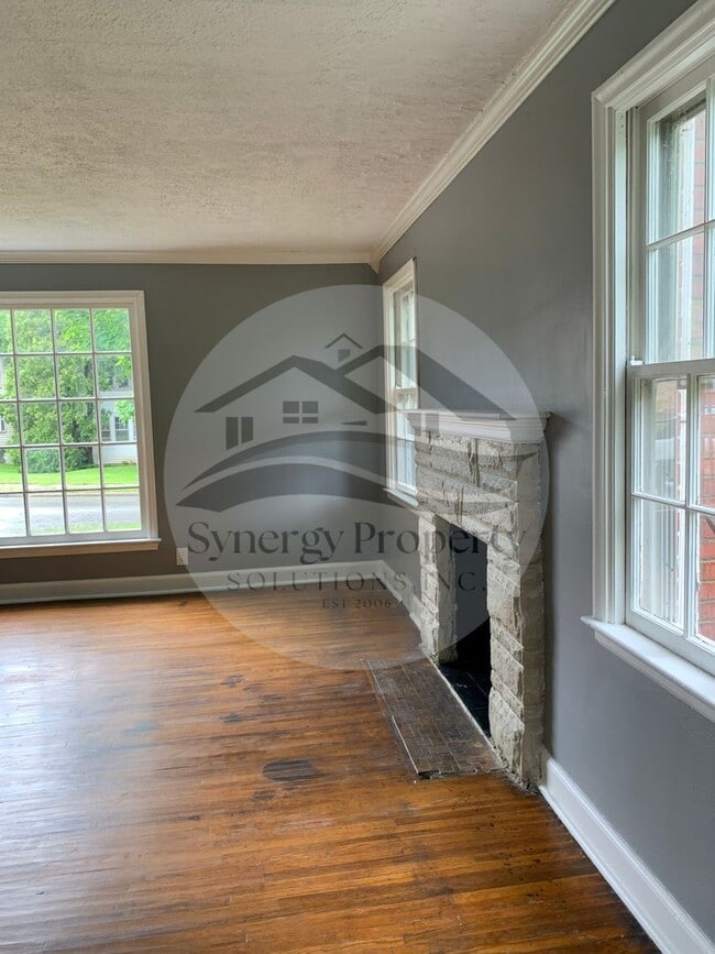 Building Photo - Coming Soon !3 Bedroom, Garage June 6th
